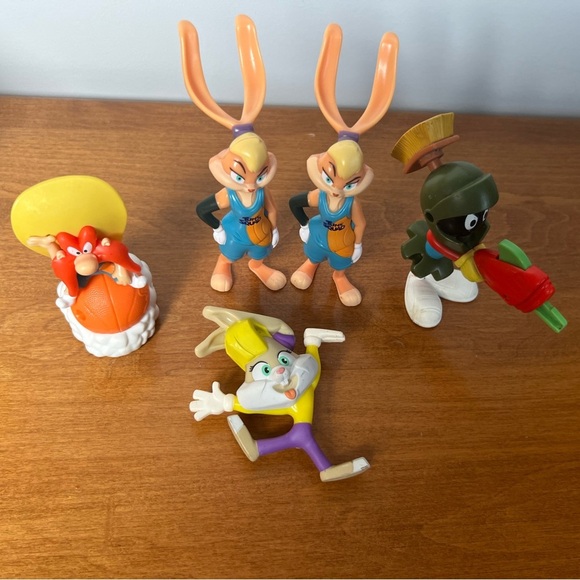 Looney Tunes 2020 McDonald's Happy Meal Collection Toy Figures Lot - Picture 2 of 2